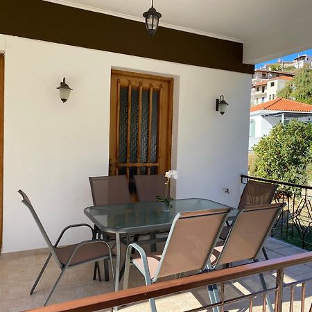Villa Demie And George Ηouse à Loutraki  Extérieur photo
