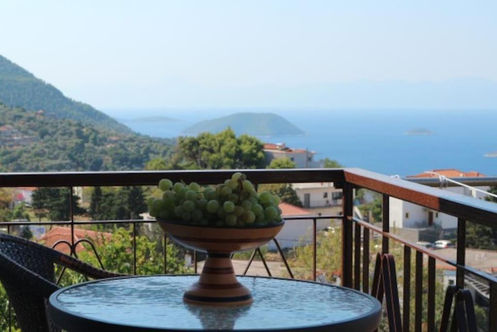 Villa Demie And George Ηouse à Loutraki  Extérieur photo