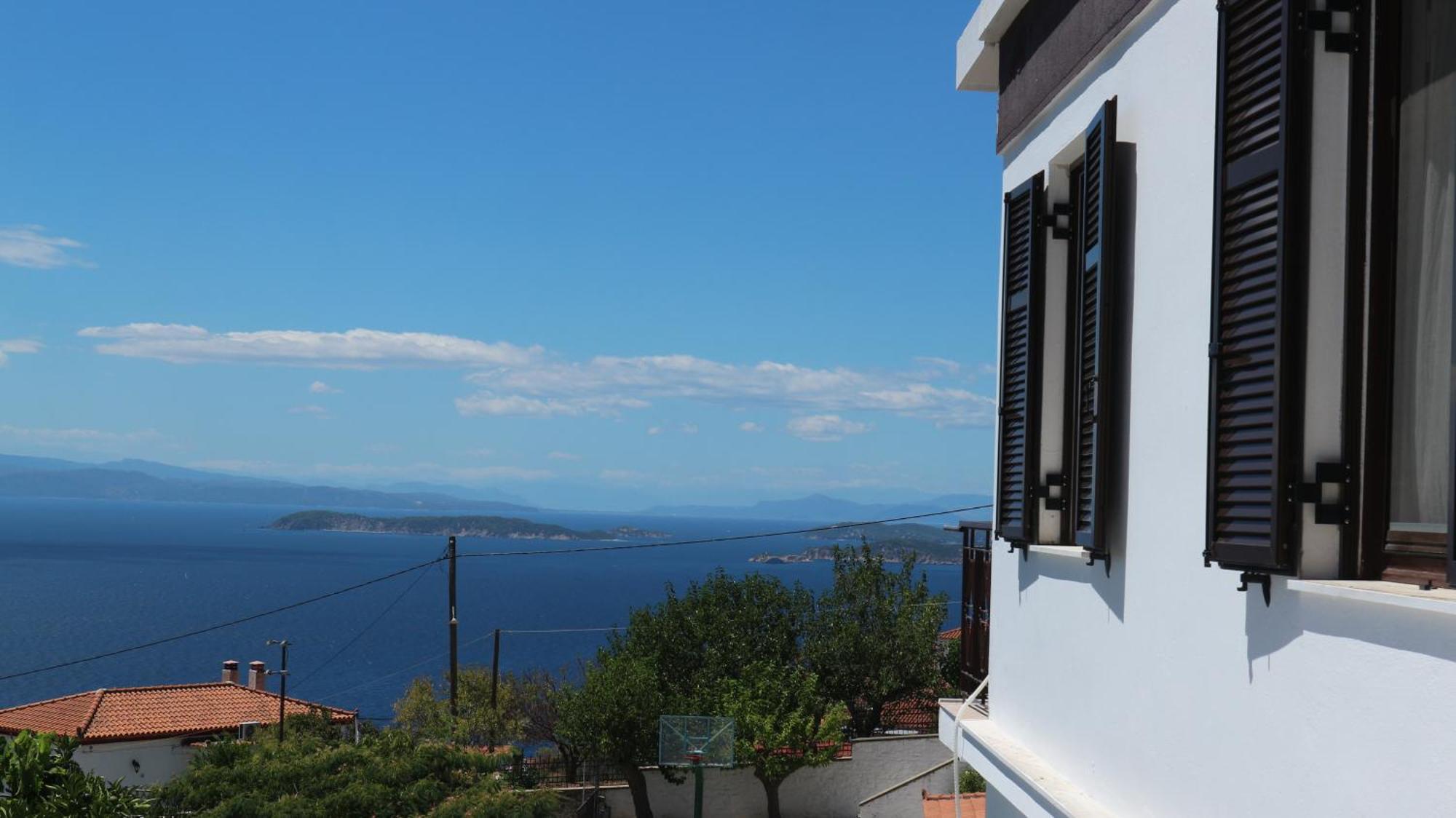 Villa Demie And George Ηouse à Loutraki  Extérieur photo