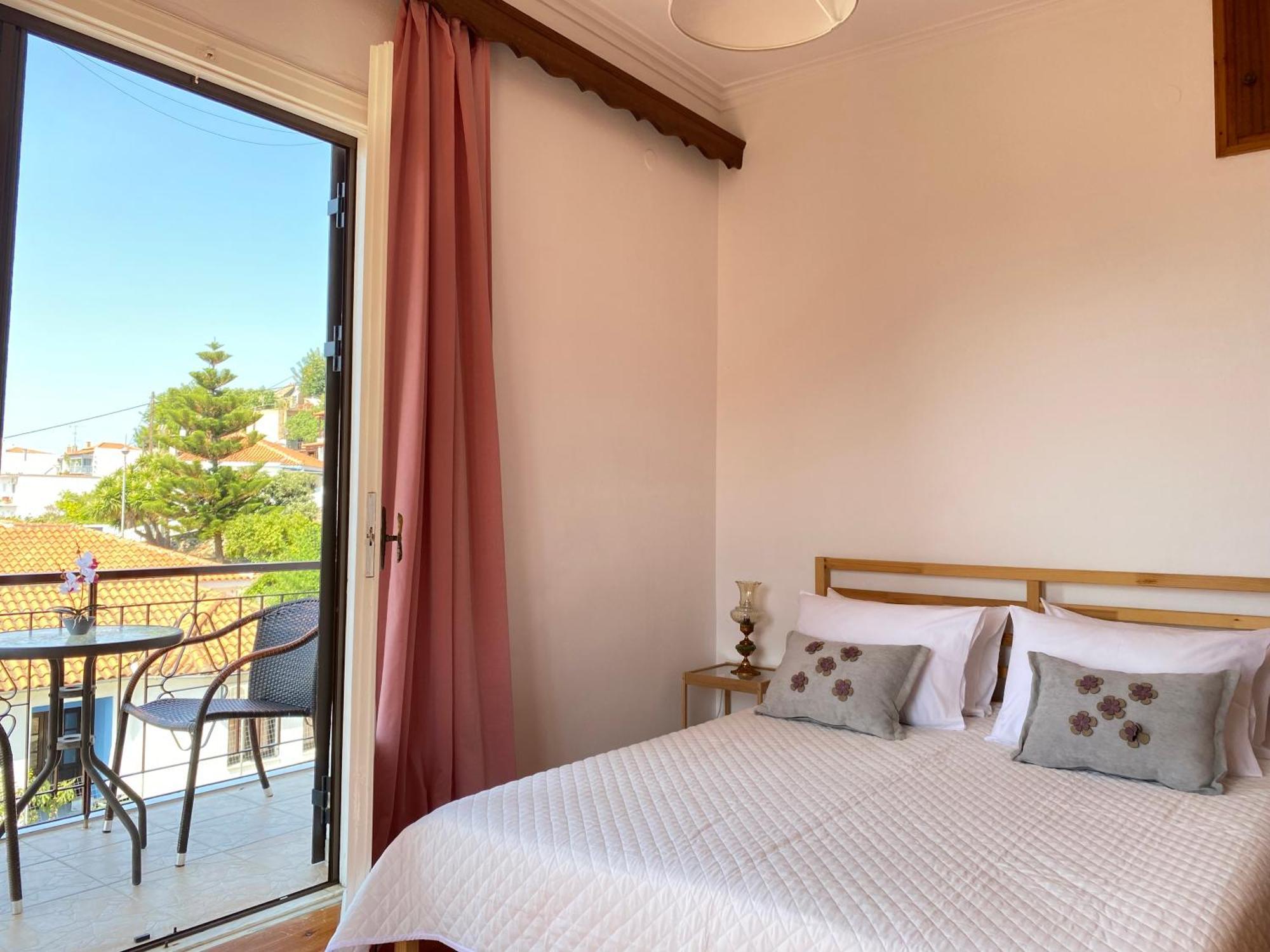 Villa Demie And George Ηouse à Loutraki  Extérieur photo