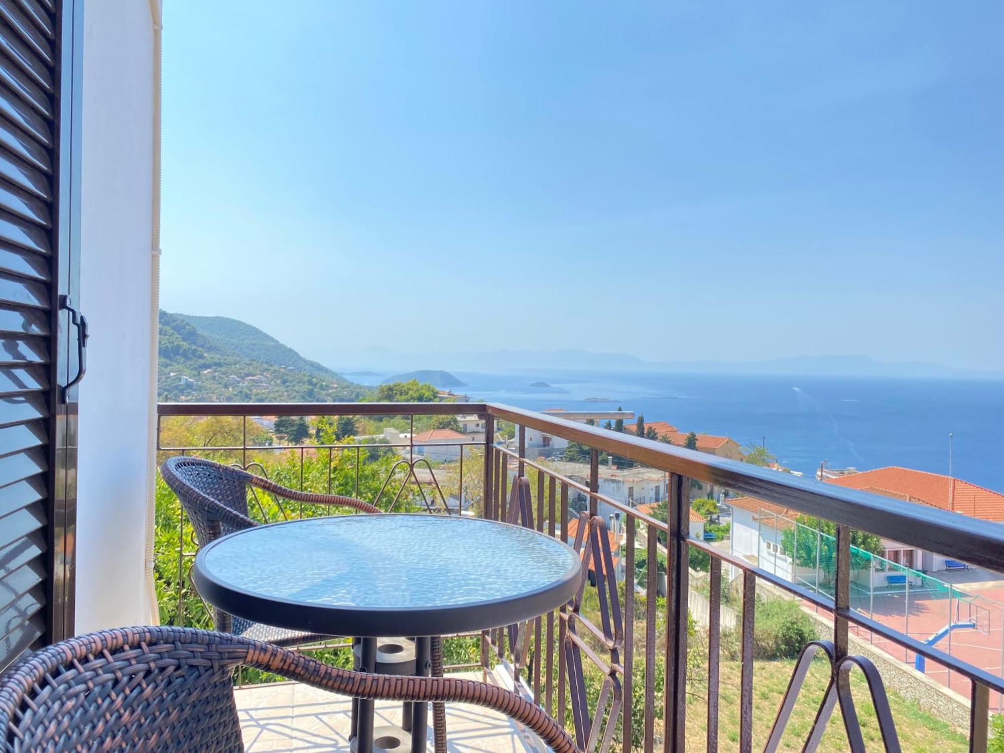 Villa Demie And George Ηouse à Loutraki  Extérieur photo