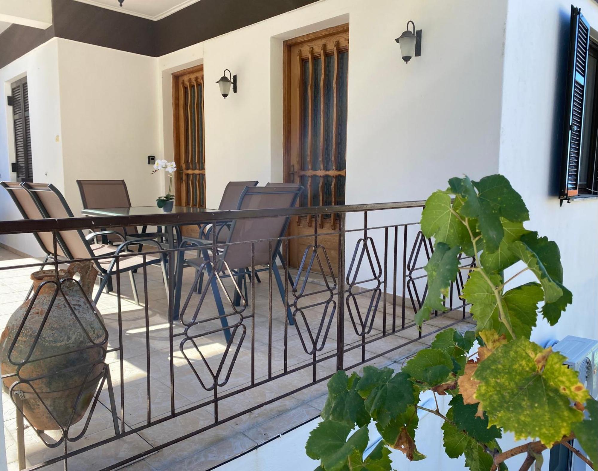 Villa Demie And George Ηouse à Loutraki  Extérieur photo
